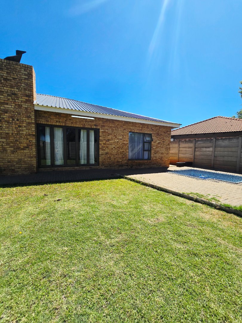 2 Bedroom Property for Sale in Adamayview North West